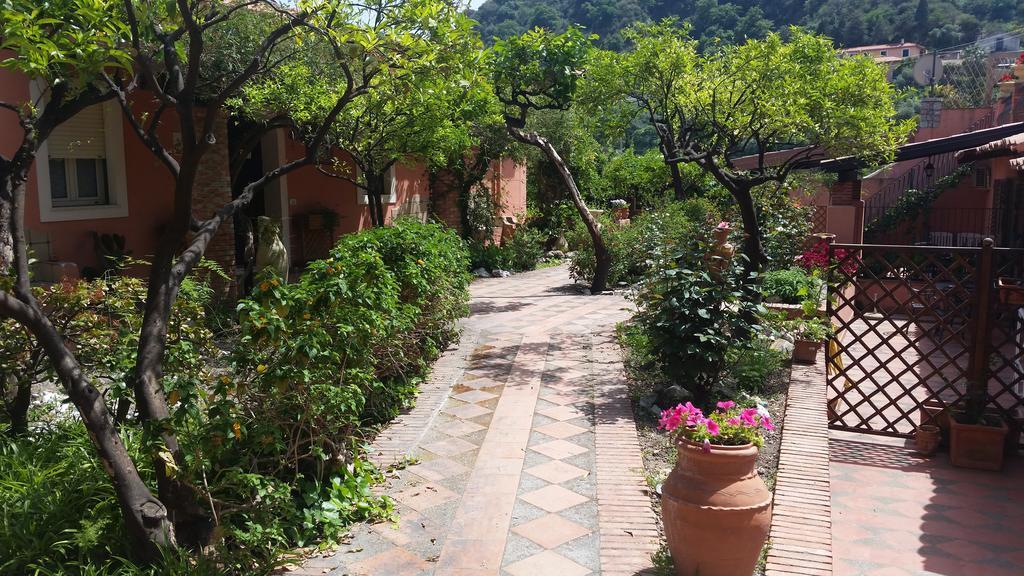 טאורמינה Villa Carmelas מראה חיצוני תמונה