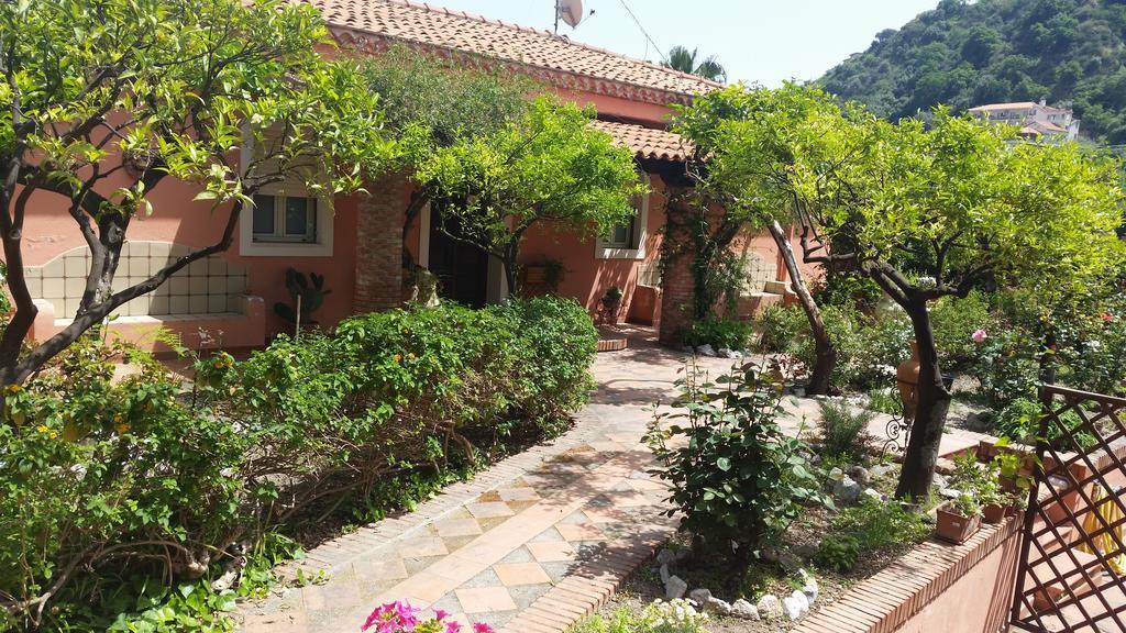 טאורמינה Villa Carmelas מראה חיצוני תמונה