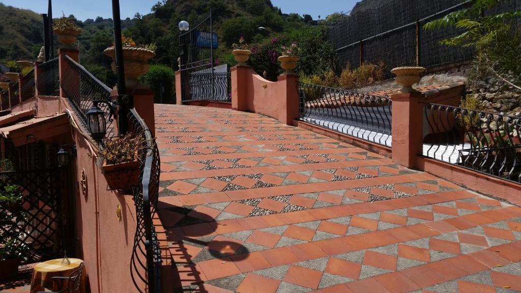 טאורמינה Villa Carmelas מראה חיצוני תמונה